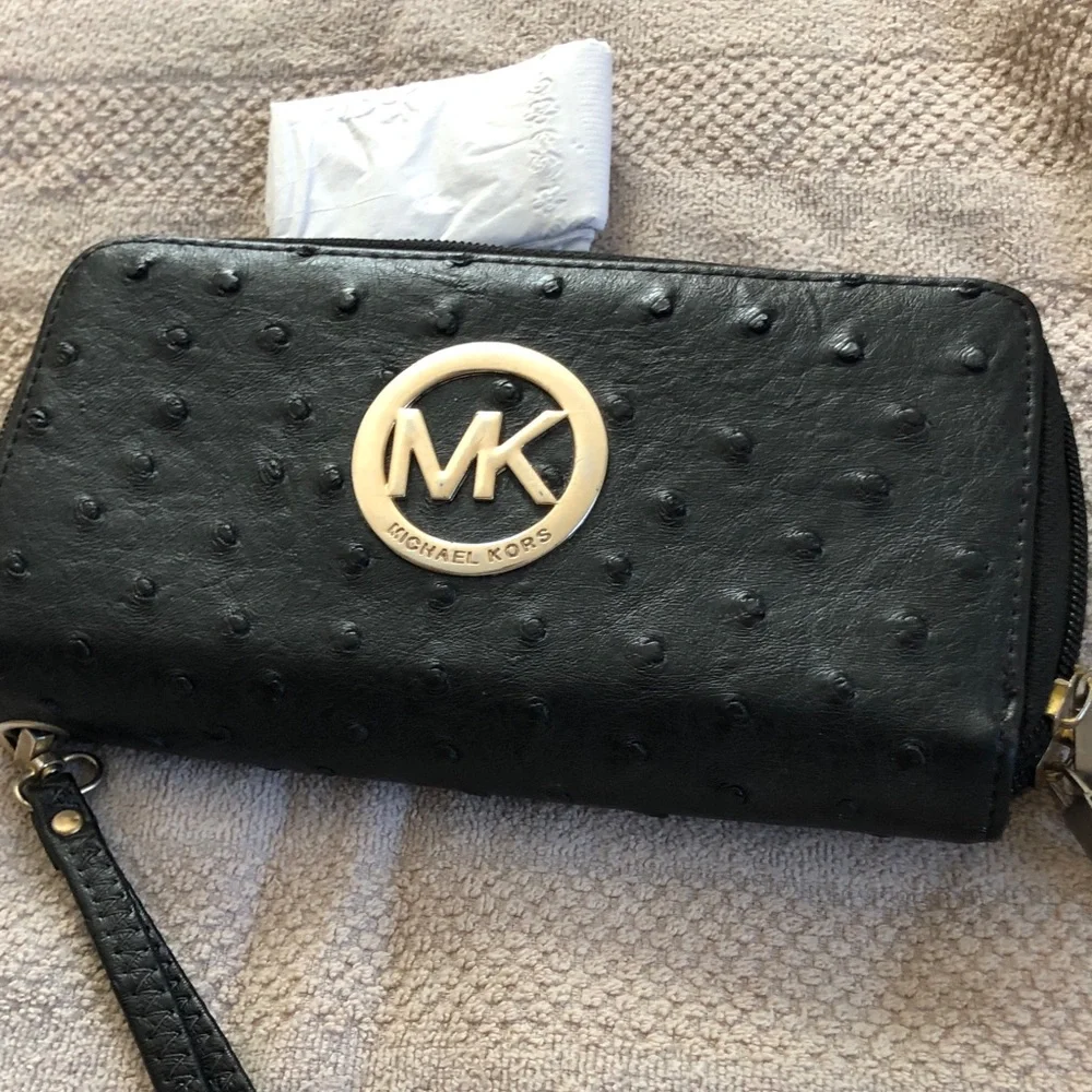 Michael Kors compact michael